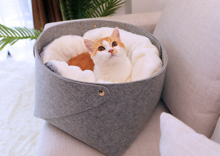 Plush Enclosed Hideaway Nest Bed