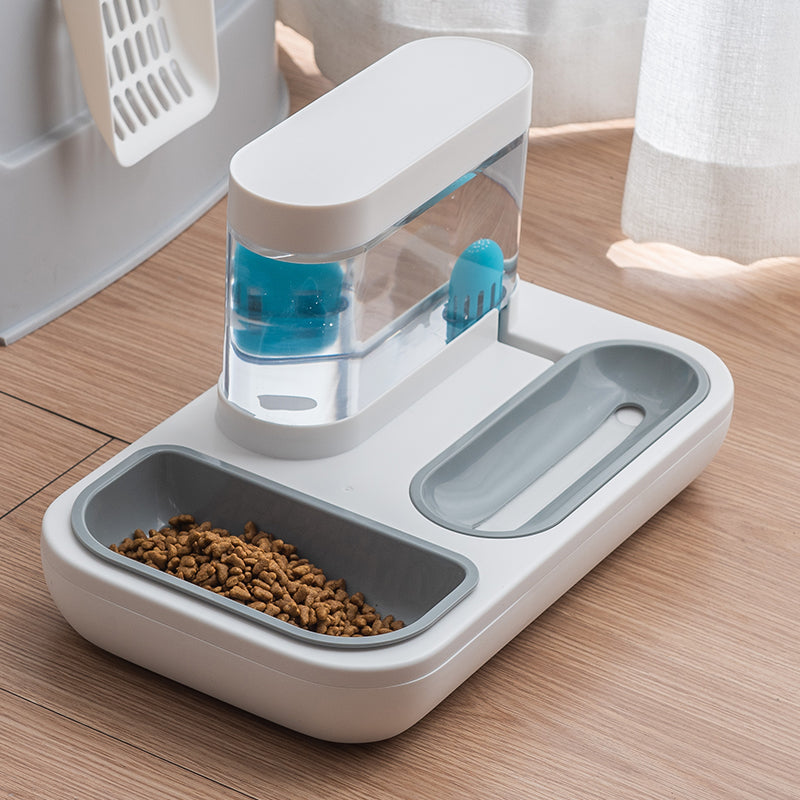 1.5L pet water station showing large capacity reservoir