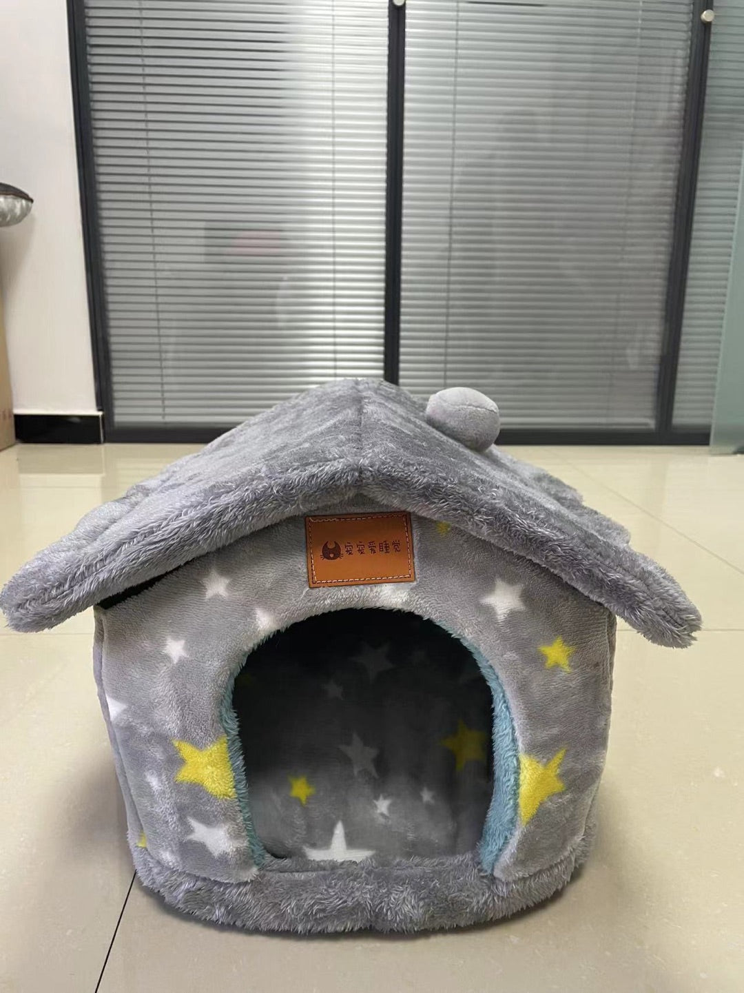 Self-Warming Enclosed Plush Pet House
